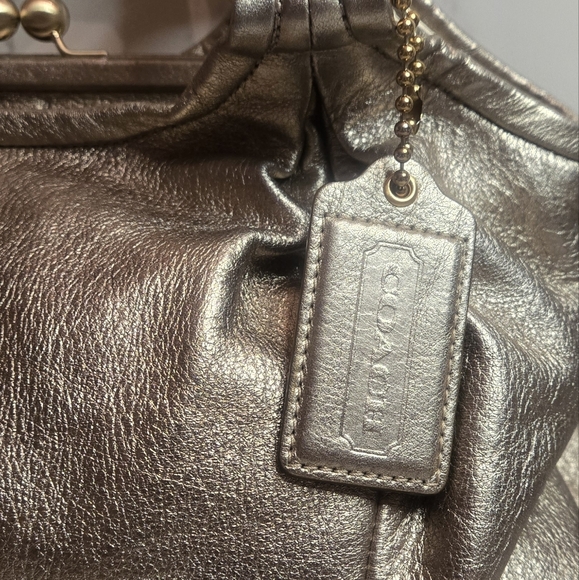 COACH Metallic Pink Leather Shoulder Bag - Picture 3 of 16